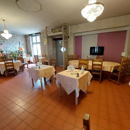 Logis - La Table D'antan - 2 Etoiles Et Restaurant ホテル Bon-Encontre