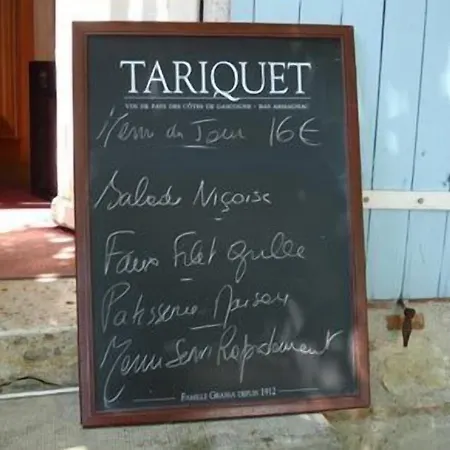 Hotell Logis - La Table D'antan - 2 Etoiles Et Restaurant