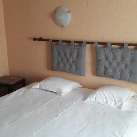 Logis - La Table D'antan - 2 Etoiles Et Restaurant 2* Bon-Encontre