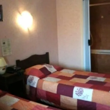 Hotell Logis - La Table D'antan - 2 Etoiles Et Restaurant Bon-Encontre