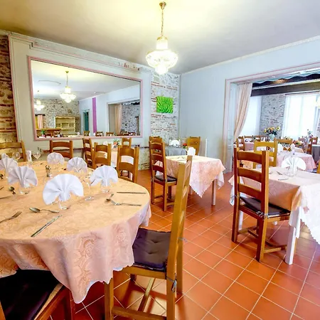 Logis - La Table D'antan - 2 étoiles Et Restaurant 2* Bon-Encontre