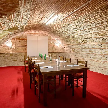 Logis - La Table D'antan - 2 Etoiles Et Restaurant Hotel Bon-Encontre