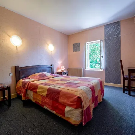 Hotell Logis - La Table D'antan - 2 Etoiles Et Restaurant 2*