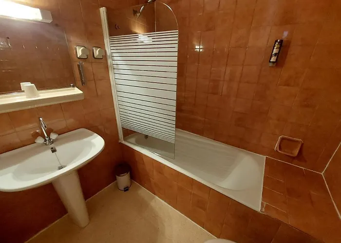 Hotel La Table D'antan Bon-Encontre